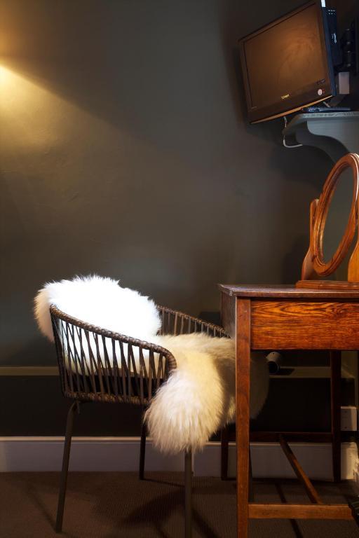 The Kings Arms Hotel Didmarton Стая снимка