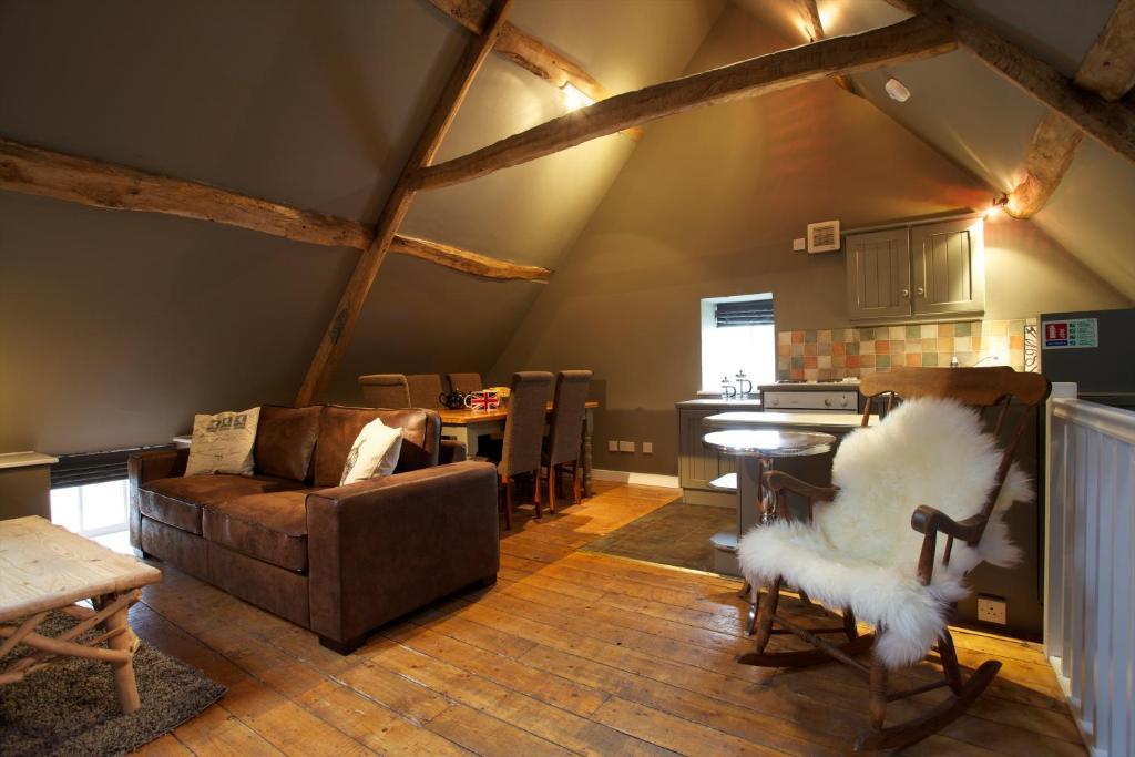 The Kings Arms Hotel Didmarton Стая снимка