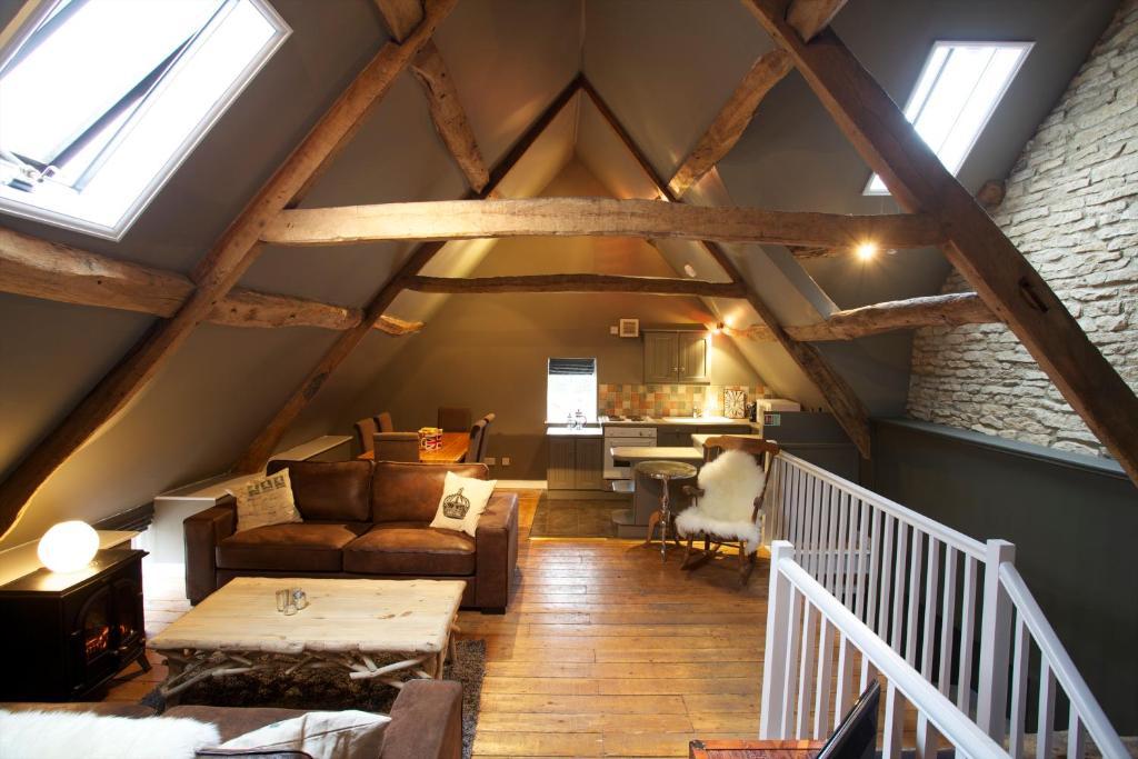 The Kings Arms Hotel Didmarton Стая снимка