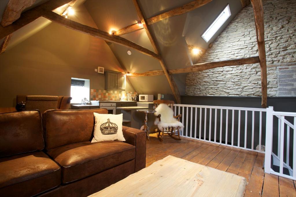 The Kings Arms Hotel Didmarton Стая снимка