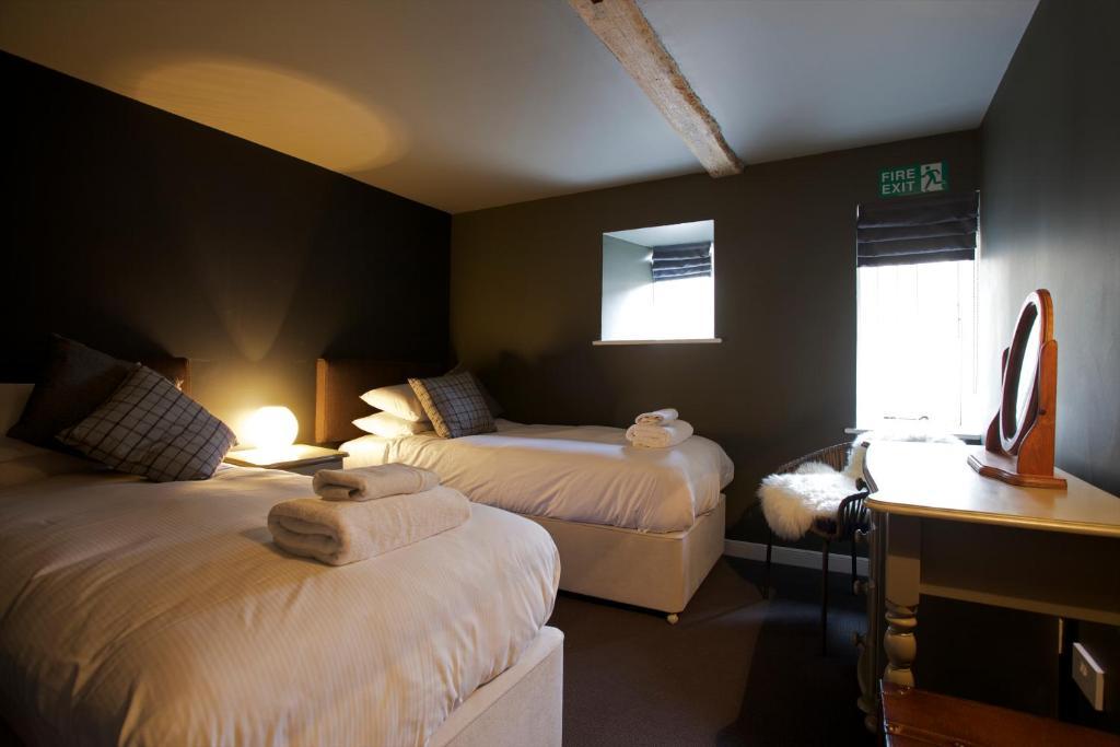 The Kings Arms Hotel Didmarton Стая снимка