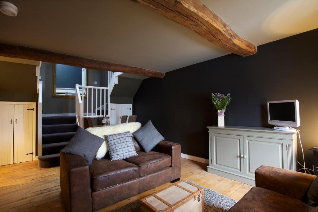 The Kings Arms Hotel Didmarton Стая снимка