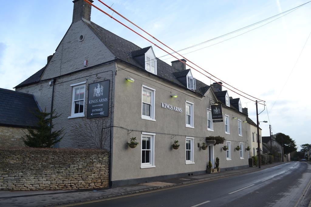 The Kings Arms Hotel Didmarton Екстериор снимка