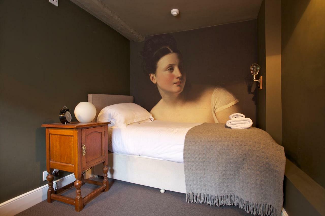 The Kings Arms Hotel Didmarton Екстериор снимка