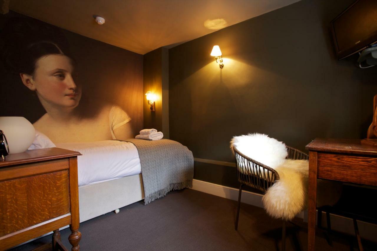 The Kings Arms Hotel Didmarton Екстериор снимка